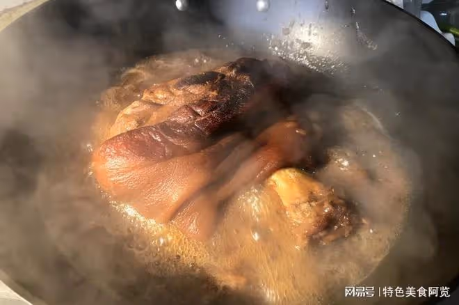 軟爛脫骨的【醬肘子】!黏糊入味,滿滿膠汁,饅頭沾湯都好吃~