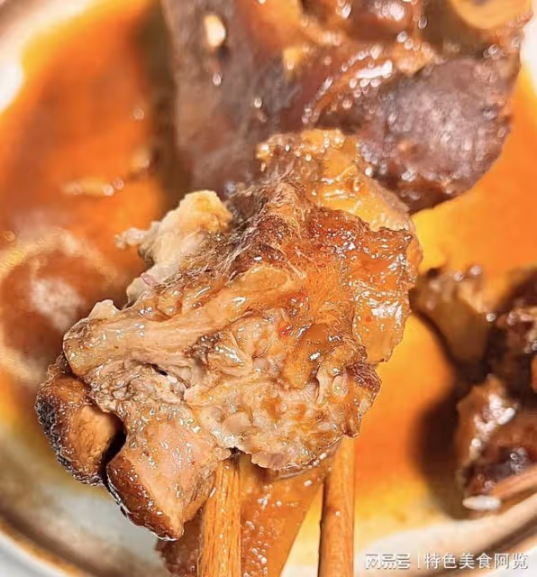 軟爛脫骨的【醬肘子】!黏糊入味,滿滿膠汁,饅頭沾湯都好吃~