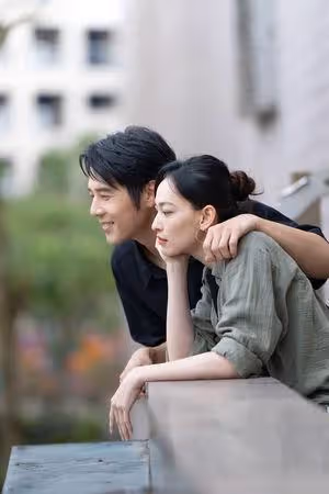 和陳庭妮婚禮卡關！胡宇威為戲先拍婚紗照　親密摟姚以緹腰不怕尷尬