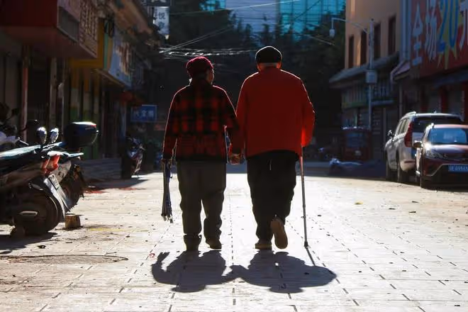 奉勸6070後,不要隨便把父母接到城裡,那可能不是老人想要的孝順