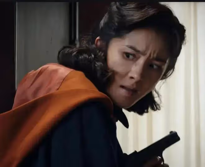 同樣演「女軍官」,把楊冪和王鷗俞飛鴻放在一起,差別就出來了