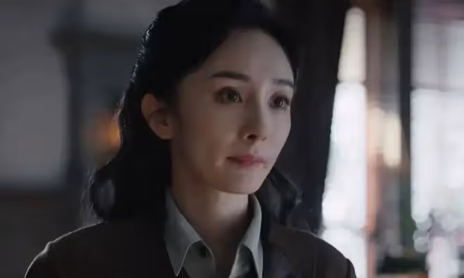 同樣演「女軍官」,把楊冪和王鷗俞飛鴻放在一起,差別就出來了
