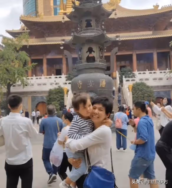 未婚先孕？河北美女為嫁波蘭窮學生，與父母斷絕關係，如今後悔嗎