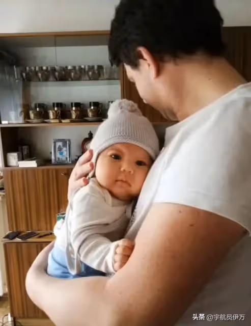 未婚先孕？河北美女為嫁波蘭窮學生，與父母斷絕關係，如今後悔嗎