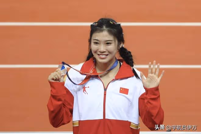 樹大招風?吳艷妮因三角褲、化妝紋身惹爭議,網友:競技只看成績