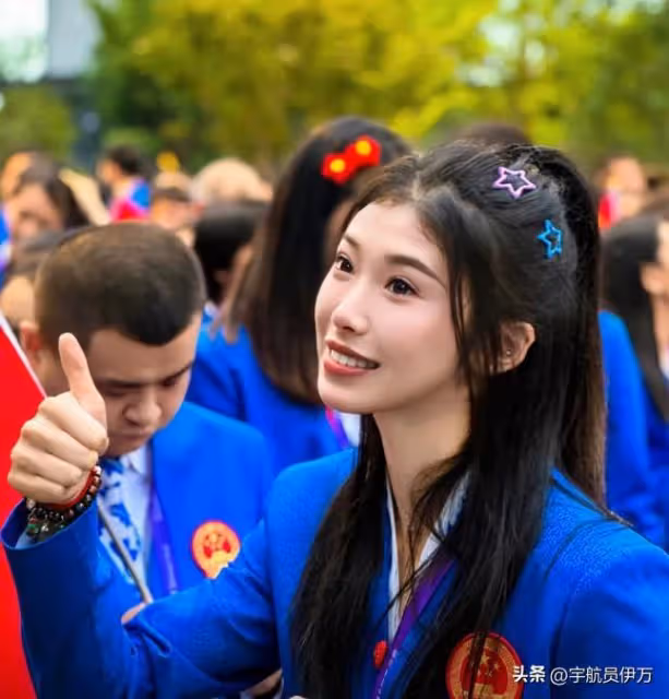樹大招風?吳艷妮因三角褲、化妝紋身惹爭議,網友:競技只看成績