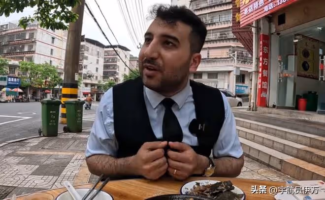 伊拉克老王:曾被子彈擊中腹部,卻被中國河南人一頓飯弄哭3次