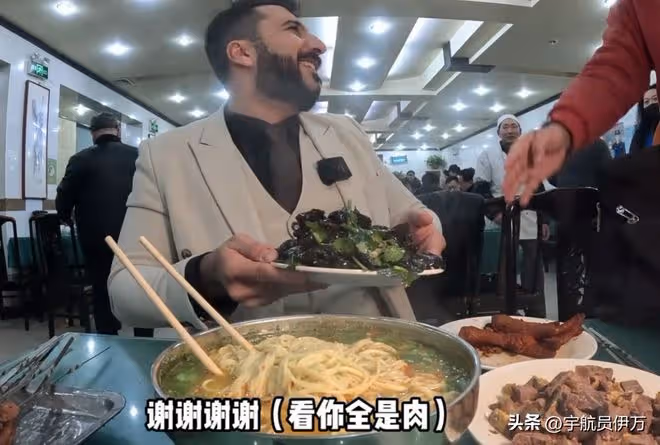 伊拉克老王:曾被子彈擊中腹部,卻被中國河南人一頓飯弄哭3次
