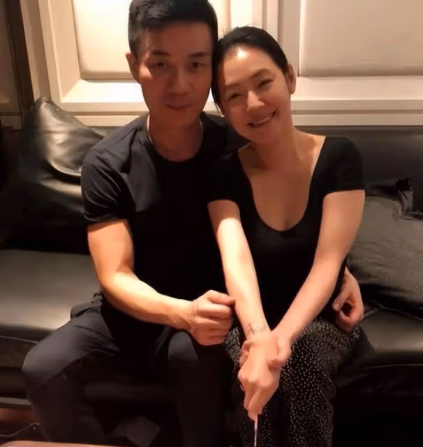 小S衝上熱搜！曬出的照片中被網友發現了一個細節，暴露夫妻現狀