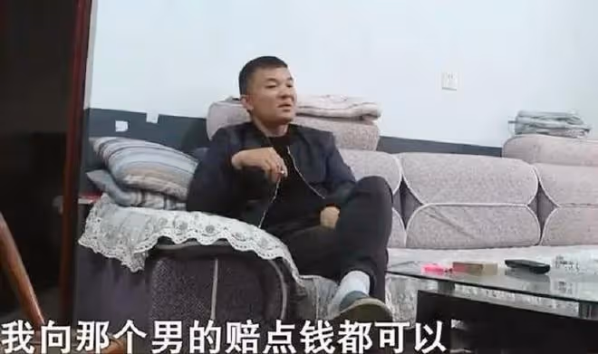 妻子出軌男同學並產子,要求丈夫對孩子負責,丈夫:給我50萬再說