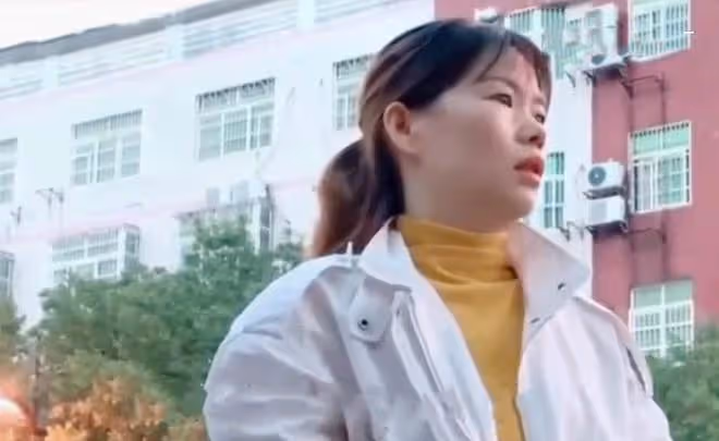 妻子出軌男同學並產子,要求丈夫對孩子負責,丈夫:給我50萬再說