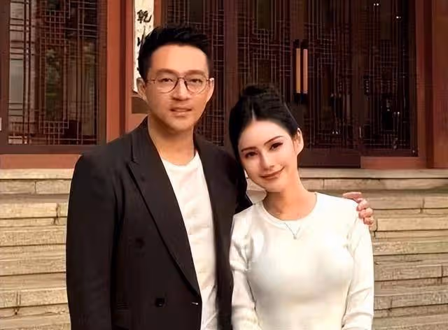 大S秀恩愛了!與具俊曄電梯合影,難道是為了氣汪小菲?