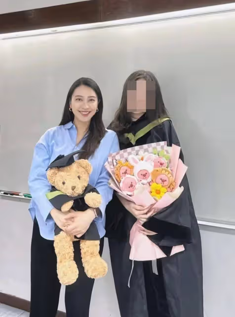 TVB花旦挺9個月大肚赴大學講課！近照曝光獲網民大讚：從熒幕出來的老師