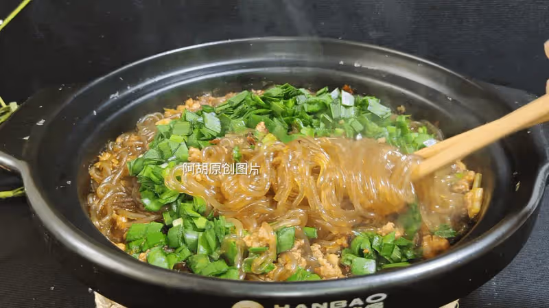韭菜和它絕配,花小錢吃好菜!一燉香絕了,一口順滑、滿口味濃,巨下飯很過癮