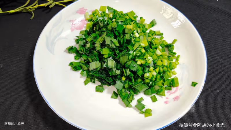 韭菜和它絕配,花小錢吃好菜!一燉香絕了,一口順滑、滿口味濃,巨下飯很過癮