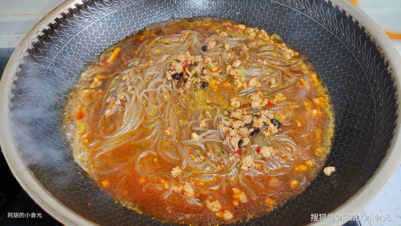 韭菜和它絕配,花小錢吃好菜!一燉香絕了,一口順滑、滿口味濃,巨下飯很過癮