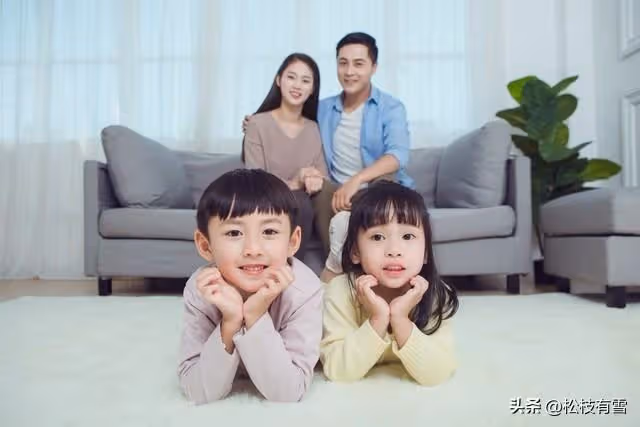 兒子告訴我有個阿姨躺在爸爸身上！我氣得轉動鑰匙把門一打開，眼前畫面讓我說不出話！！