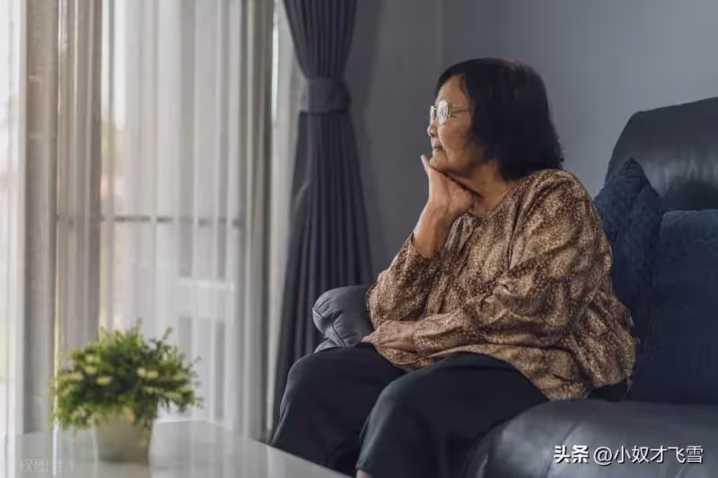 老伴猝然離世！我有4套房「兩個兒子要平分」，但兩個兒媳都不孝…我想了「一個絕妙方案」晚年無憂了