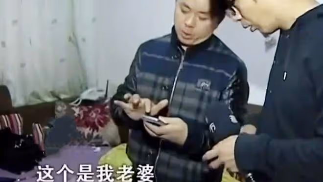 中年大媽嫌棄丈夫沒本事,出軌小鮮肉,揚言離婚要分給她一半家產