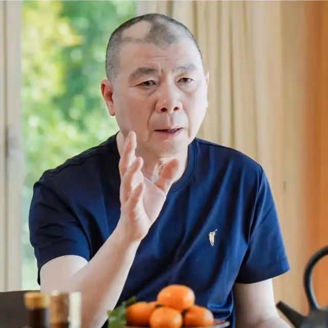 65歲馮小剛又坐第二排,從獨孤求敗到透明人,他的結局已註定