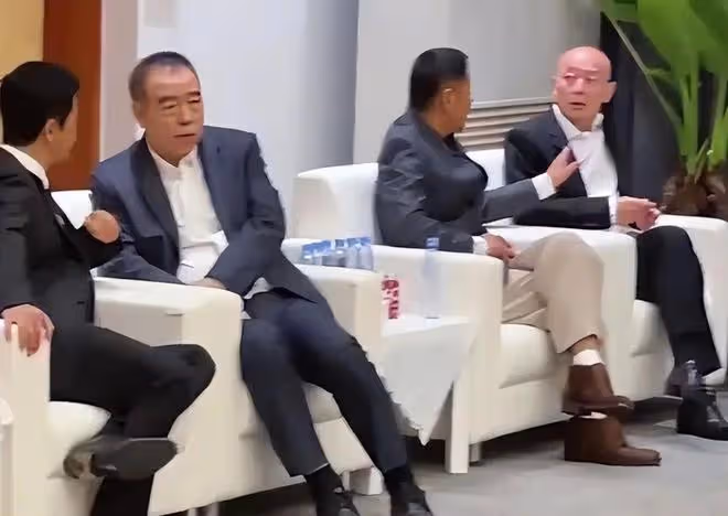 65歲馮小剛又坐第二排,從獨孤求敗到透明人,他的結局已註定