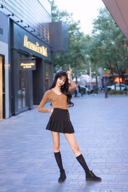 18歲網紅帥哥變美女!身材好穿衣還時髦,顏值一點也不輸女明星