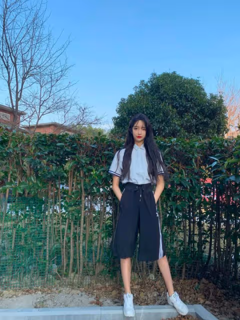 18歲網紅帥哥變美女!身材好穿衣還時髦,顏值一點也不輸女明星