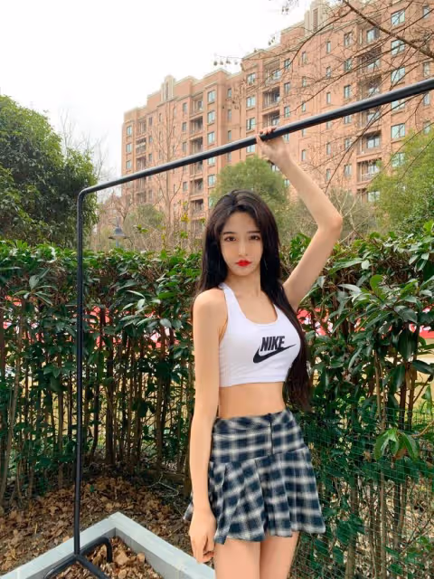 18歲網紅帥哥變美女!身材好穿衣還時髦,顏值一點也不輸女明星