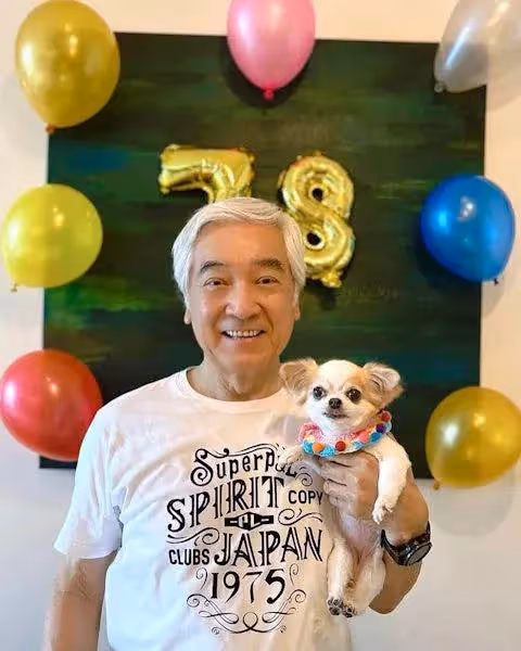 78歲香港知名演員重慶吃海底撈被偶遇，網友竟認錯是另一位老戲骨