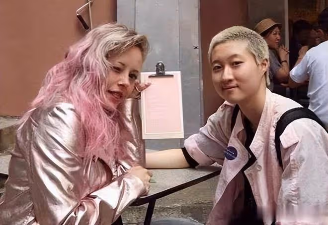 吳綺莉精神狀態令人擔心：發舊照懷念過往，故意迴避女兒的問題