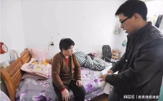 親戚來我家吃飯,不允許我孩子上桌還欺負她,我攆他出去有錯嗎?