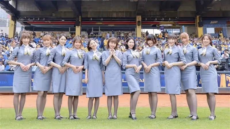 峮峮穿空姐服應援挨轟「孕婦裝」　「不要再攻擊女孩」