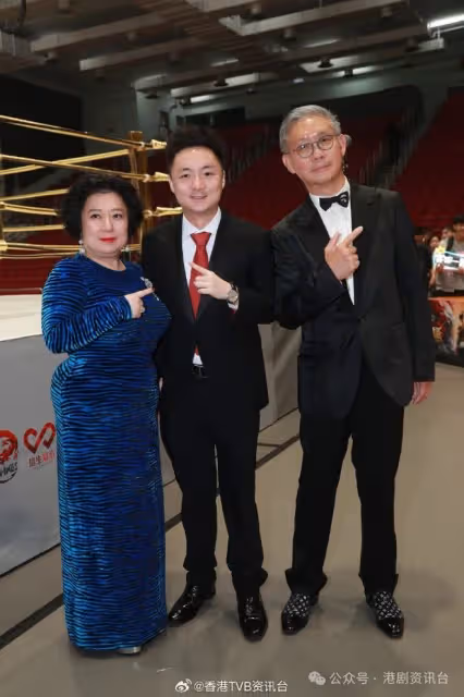 富二代仁濟晚宴有新女埋身?TVB新晉女神赴會伴身旁