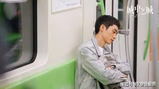 《城中之城》田曉慧假情報害謝致遠損失60億,沈婧報復送表妹上吳顯龍兩米大床