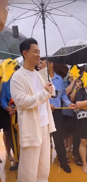 林峯內地活動冒雨唱歌，新電影角色引熱議，有望衝擊影帝