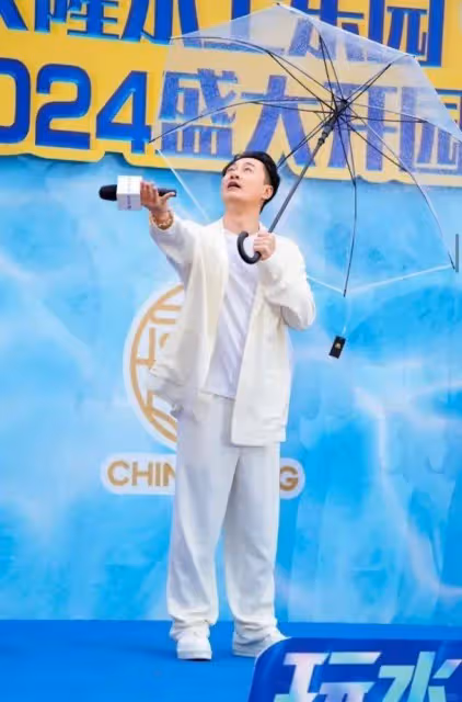 林峯內地活動冒雨唱歌，新電影角色引熱議，有望衝擊影帝