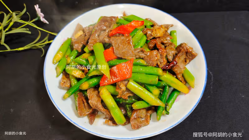 春天最不能忘記吃的菜,難怪是「蔬菜之王」!和牛肉一炒,營養大好處、特鮮嫩