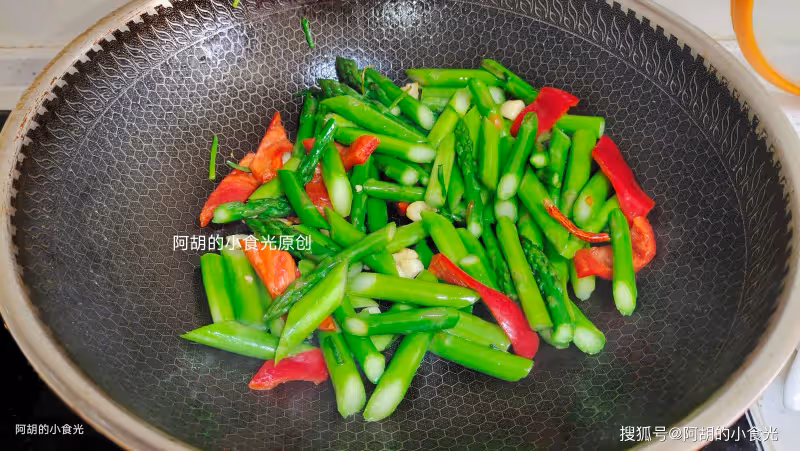 春天最不能忘記吃的菜,難怪是「蔬菜之王」!和牛肉一炒,營養大好處、特鮮嫩