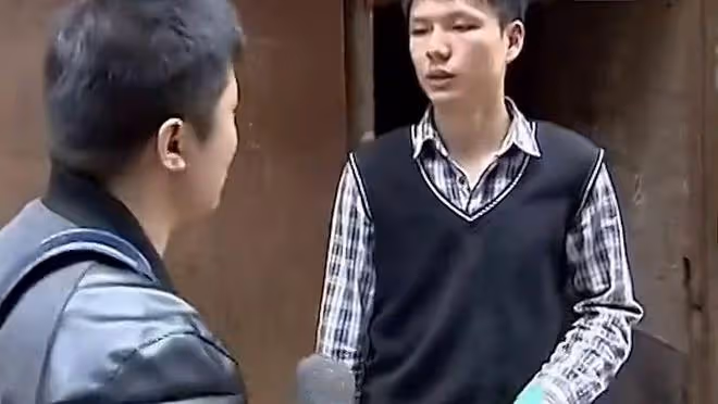 得知兩個孩子非親生,丈夫情緒失控,妻子:和誰生孩子是我的事