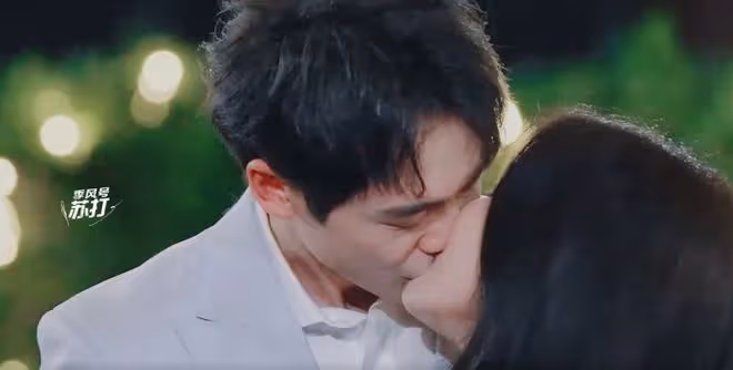 《半熟戀人》大夢江俊霖深情擁吻，主持人稱戀綜史上最激烈的深吻