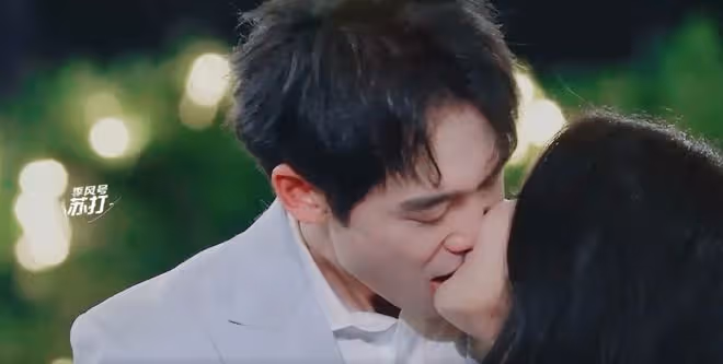 《半熟戀人》大夢江俊霖深情擁吻，主持人稱戀綜史上最激烈的深吻