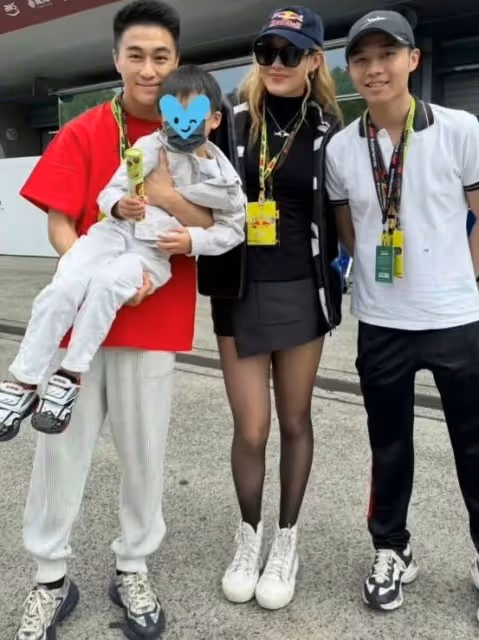 何猷君抱兒子與谷愛凌合影，四歲兒子身高引發熱議