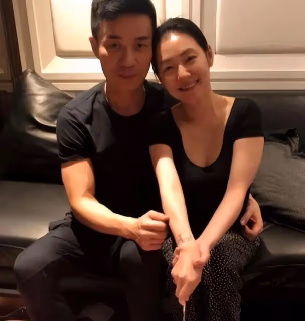 小S穿老公衣服做飯引熱議，甜蜜細節曝光真實夫妻生活