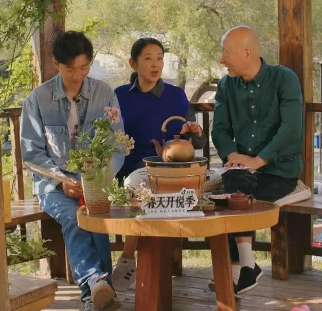 陳佩斯與倪萍重逢直播，40年友情熠熠生輝