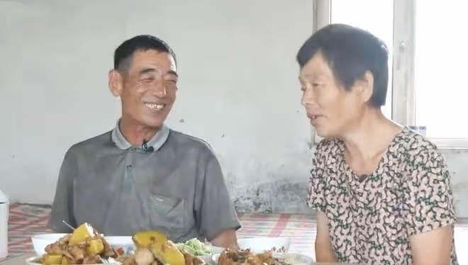57歲大媽相親，張口就要3萬塊錢彩禮，大爺：我還不如雇個保姆