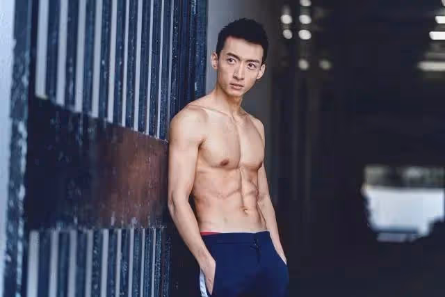 32歲TVB男藝人宣布離巢，入行13年上位無望，曾經歷長期失業