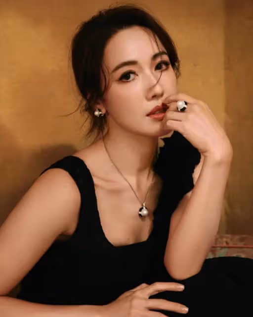 TVB花旦自彈自唱人氣劇集主題曲，網友大讚好聽：記憶翻曬來