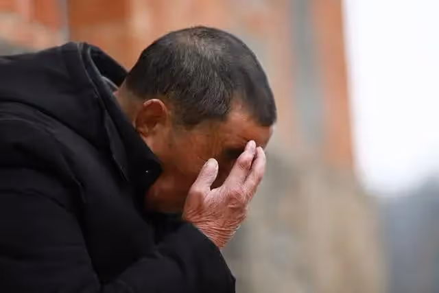 夫妻兩照顧鄰居大爺12年,大爺去世後,他們獲京房5套