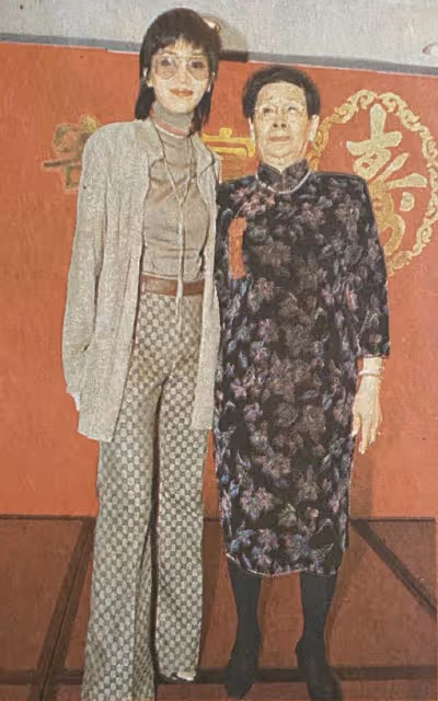 梅艷芳母親提前慶祝100歲，戴佛珠吃壽桃，希望還能再活20年