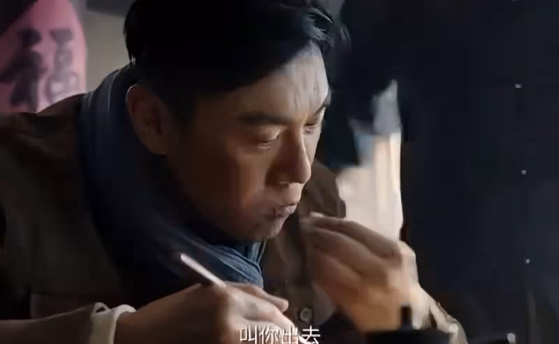 拚命想成為演技派,《哈爾濱一九四四》卻撕下了楊冪假努力的面具